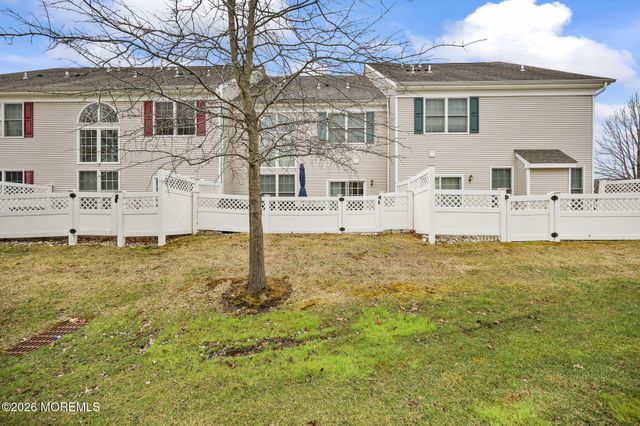 87 Deepwater Circle, Manalapan, NJ 07726
