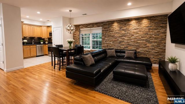 351 S Broad Street 403, Elizabeth, NJ 07202