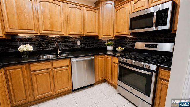 351 S Broad Street 403, Elizabeth, NJ 07202