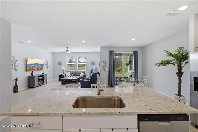 15 WANDERING CREEK Way, Palm Coast, FL 32164