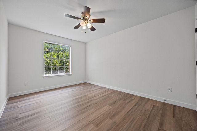 2206 Canvas Back DR, Taylor, TX 76574