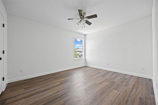 2206 Canvas Back DR, Taylor, TX 76574