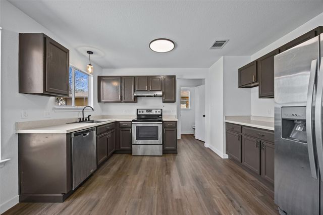 2206 Canvas Back DR, Taylor, TX 76574