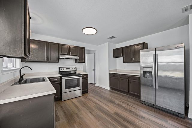 2206 Canvas Back DR, Taylor, TX 76574