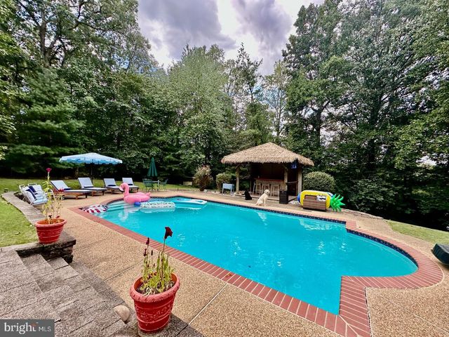 6528 WINDHAM AVE, Alexandria, VA 22315