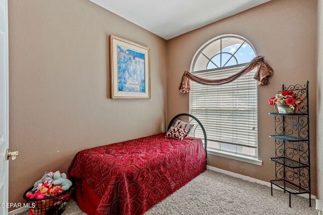 517 ROSINANTE Road, El Paso, TX 79922