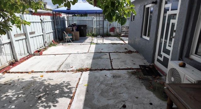 3601 NW 34th Ave, Lauderdale Lakes, FL 33309
