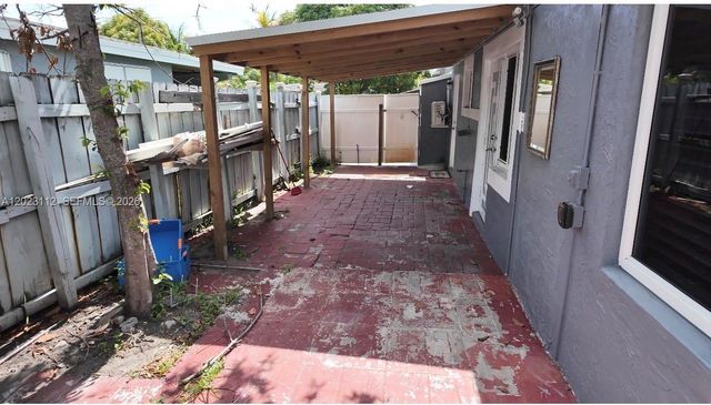 3601 NW 34th Ave, Lauderdale Lakes, FL 33309