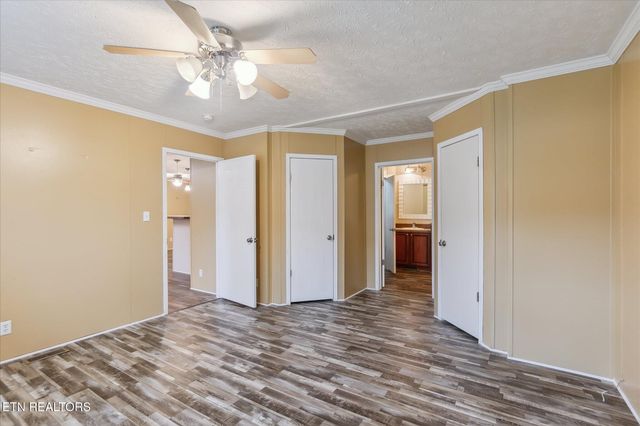 1019 Milldale Square Rd, Dandridge, TN 37725