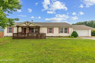 1019 Milldale Square Rd, Dandridge, TN 37725