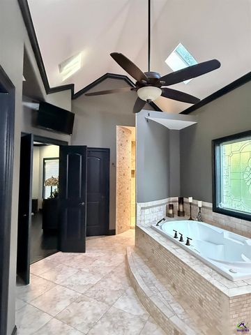 211 Lowpoint Trail, Warner Robins, GA 31093
