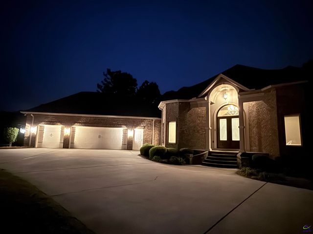 211 Lowpoint Trail, Warner Robins, GA 31093
