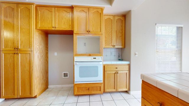 2808 W Brentford Court, Fresno, CA 93711