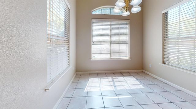 2808 W Brentford Court, Fresno, CA 93711