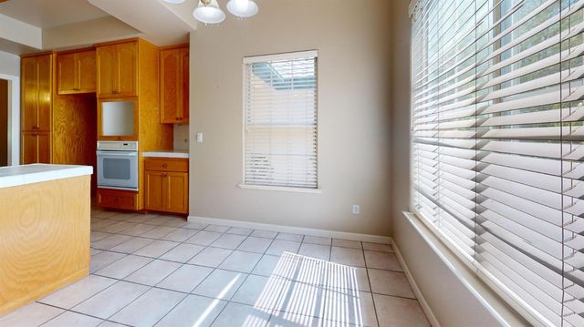 2808 W Brentford Court, Fresno, CA 93711