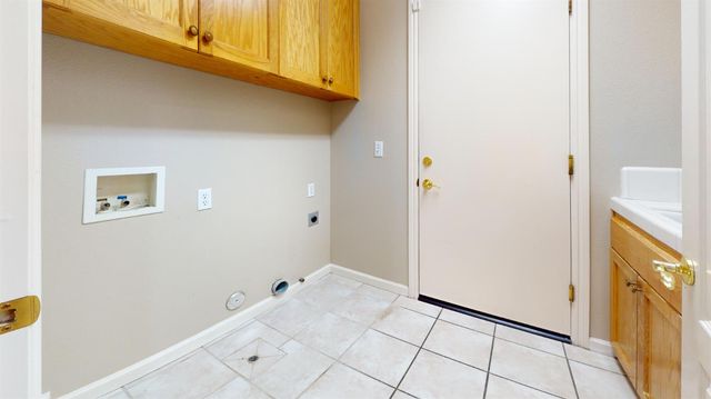 2808 W Brentford Court, Fresno, CA 93711