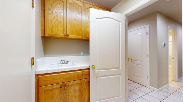 2808 W Brentford Court, Fresno, CA 93711