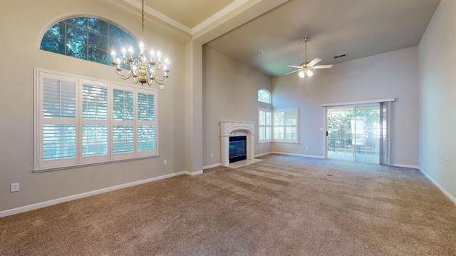 2808 W Brentford Court, Fresno, CA 93711