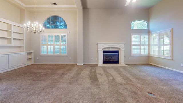 2808 W Brentford Court, Fresno, CA 93711