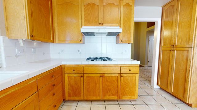 2808 W Brentford Court, Fresno, CA 93711