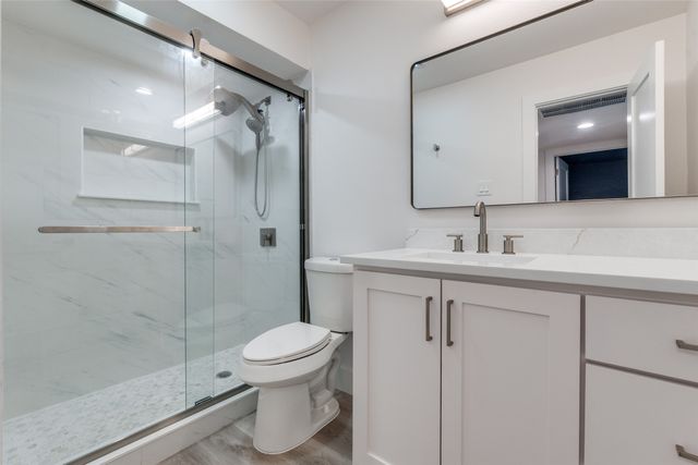 5755 Phoenix Drive A, Dallas, TX 75231