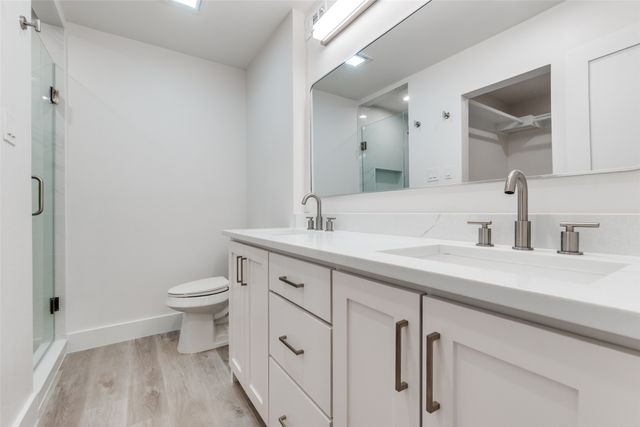 5755 Phoenix Drive A, Dallas, TX 75231
