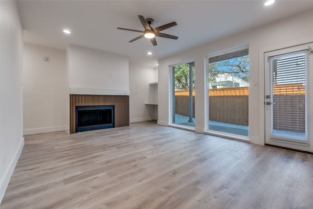 5755 Phoenix Drive A, Dallas, TX 75231