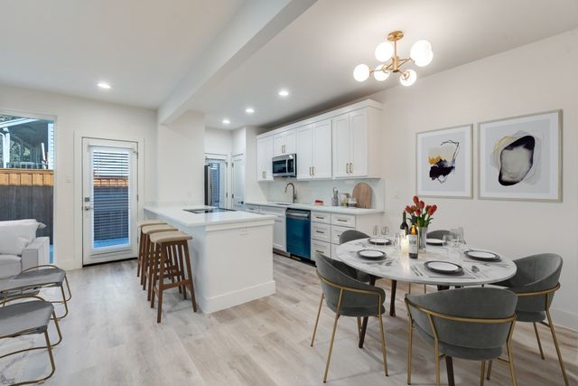 5755 Phoenix Drive A, Dallas, TX 75231
