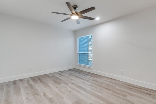 5755 Phoenix Drive A, Dallas, TX 75231