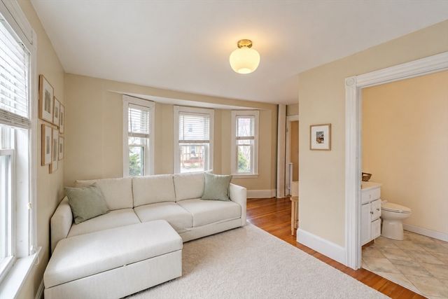 1 Roosevelt Ave, Beverly, MA 01915