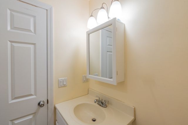 1 Roosevelt Ave, Beverly, MA 01915