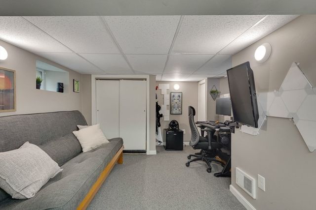 1 Roosevelt Ave, Beverly, MA 01915