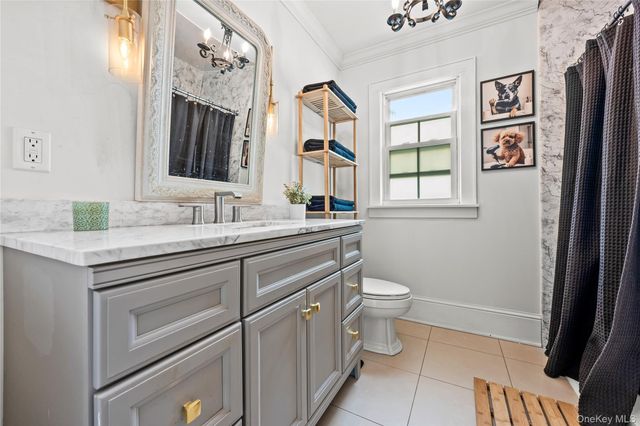 43 Foster Boulevard, North Babylon, NY 11702