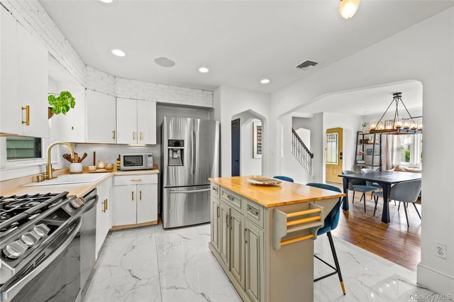 43 Foster Boulevard, North Babylon, NY 11702