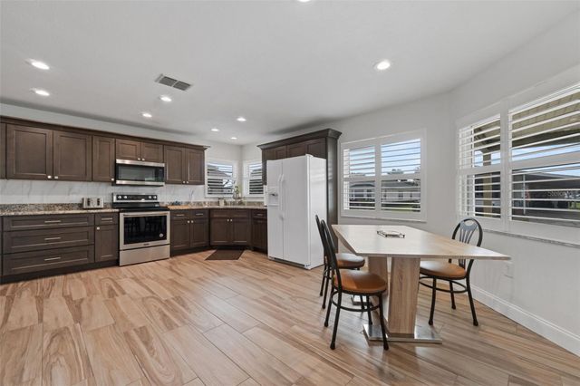 1957 PRAIRIE DUNES CIRCLE N, Lakeland, FL 33810