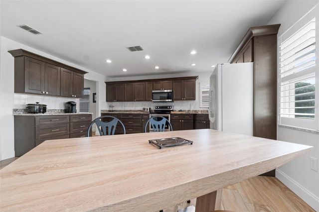 1957 PRAIRIE DUNES CIRCLE N, Lakeland, FL 33810