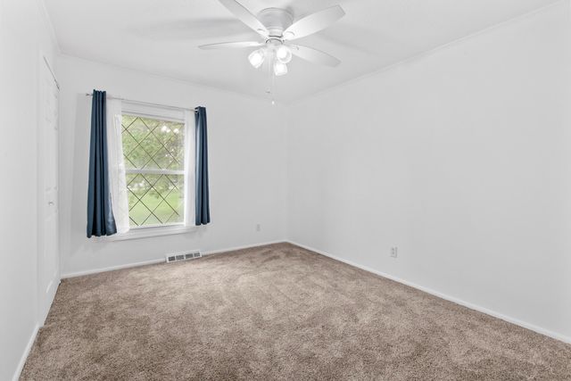 81 E Division Road, Valparaiso, IN 46383