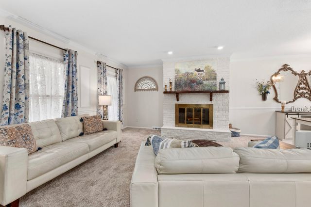 81 E Division Road, Valparaiso, IN 46383
