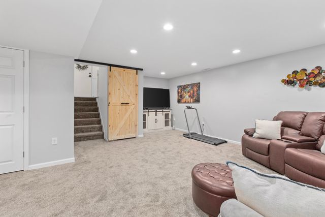 81 E Division Road, Valparaiso, IN 46383