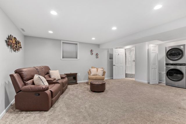 81 E Division Road, Valparaiso, IN 46383