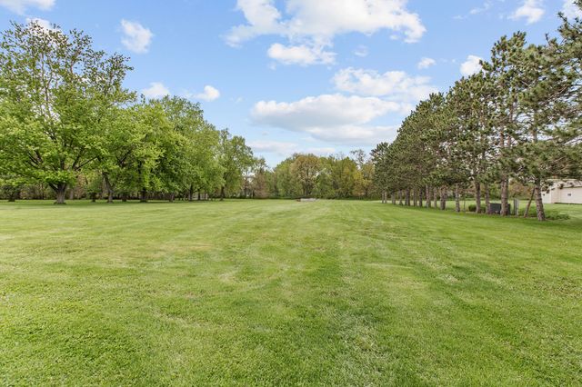 81 E Division Road, Valparaiso, IN 46383