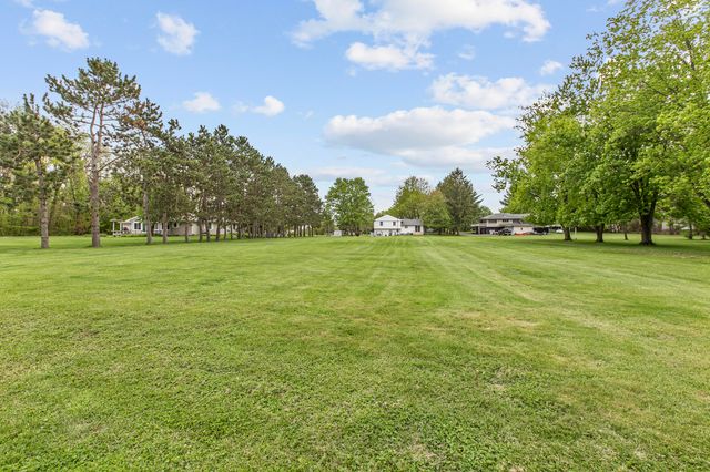 81 E Division Road, Valparaiso, IN 46383
