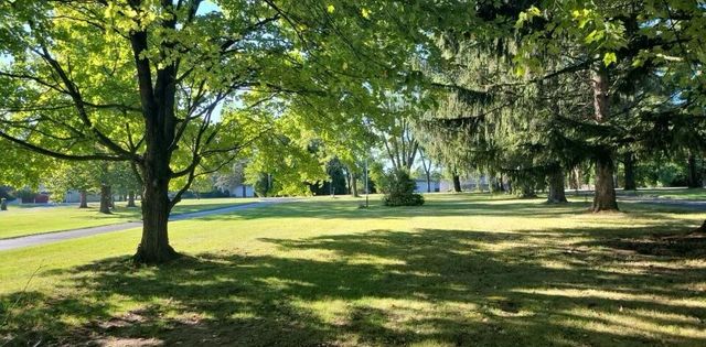 81 E Division Road, Valparaiso, IN 46383