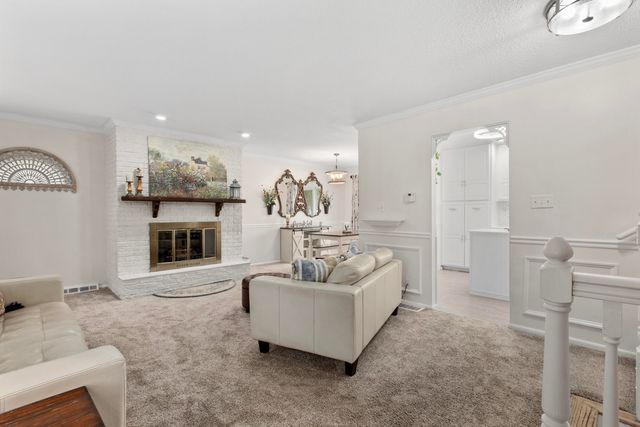 81 E Division Road, Valparaiso, IN 46383