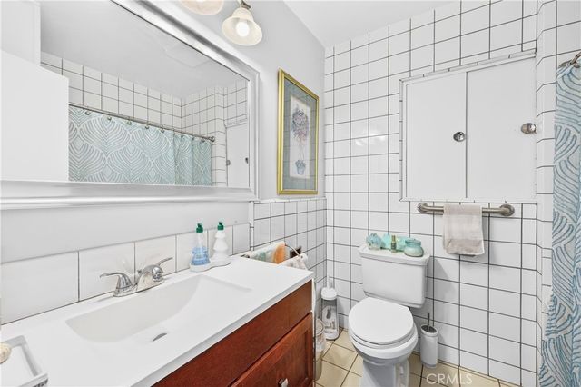 1442 W G Street, Wilmington, CA 90744