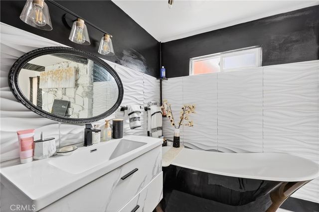 1442 W G Street, Wilmington, CA 90744