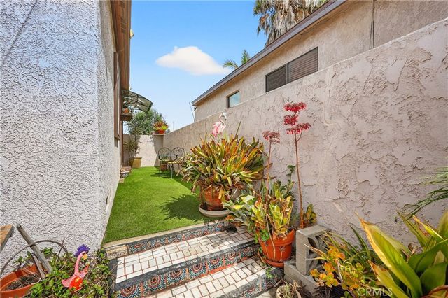 1442 W G Street, Wilmington, CA 90744