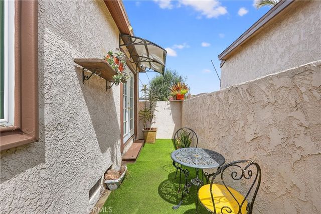 1442 W G Street, Wilmington, CA 90744