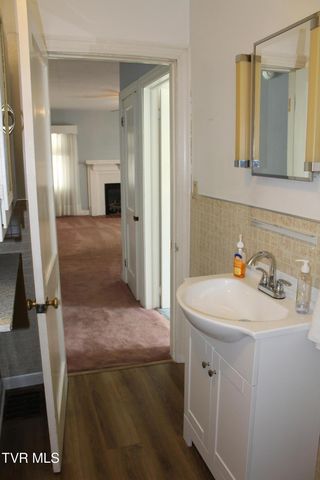 6284 Us Highway 421, Pennington Gap, VA 24277