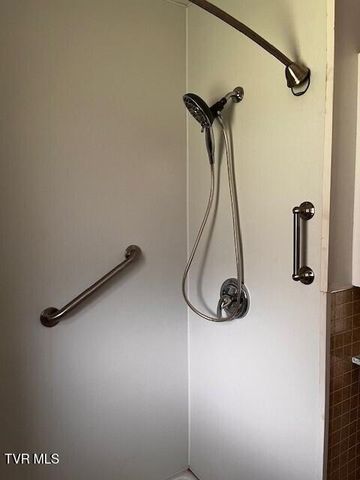 6284 Us Highway 421, Pennington Gap, VA 24277